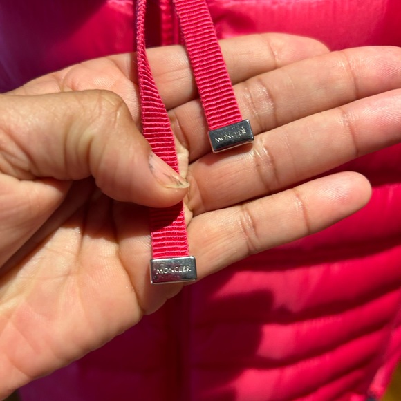Moncler Lucila Ruffle/Hooded/Down Vest/Fuschia Pink/XL/Sz 5 w/Tags, Hanger & Bag - Picture 4 of 16